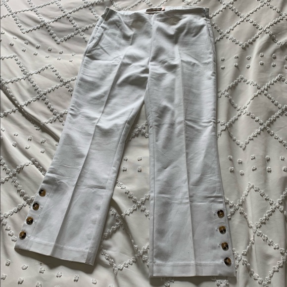 Size 4 White Pleated Capri Pants With 